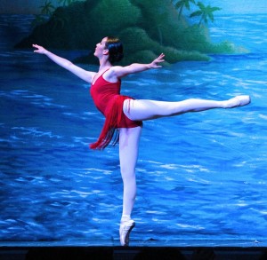 dancer-616356_1280