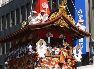 京都祇園祭 2022年開催へ！山鉾巡行もあり？｟日程と見学穴場は？｠