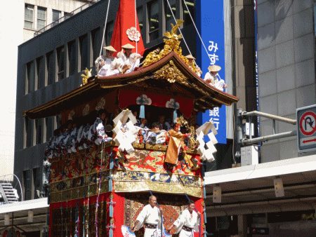 京都祇園祭 2022年開催へ！山鉾巡行もあり？｟日程と見学穴場は？｠